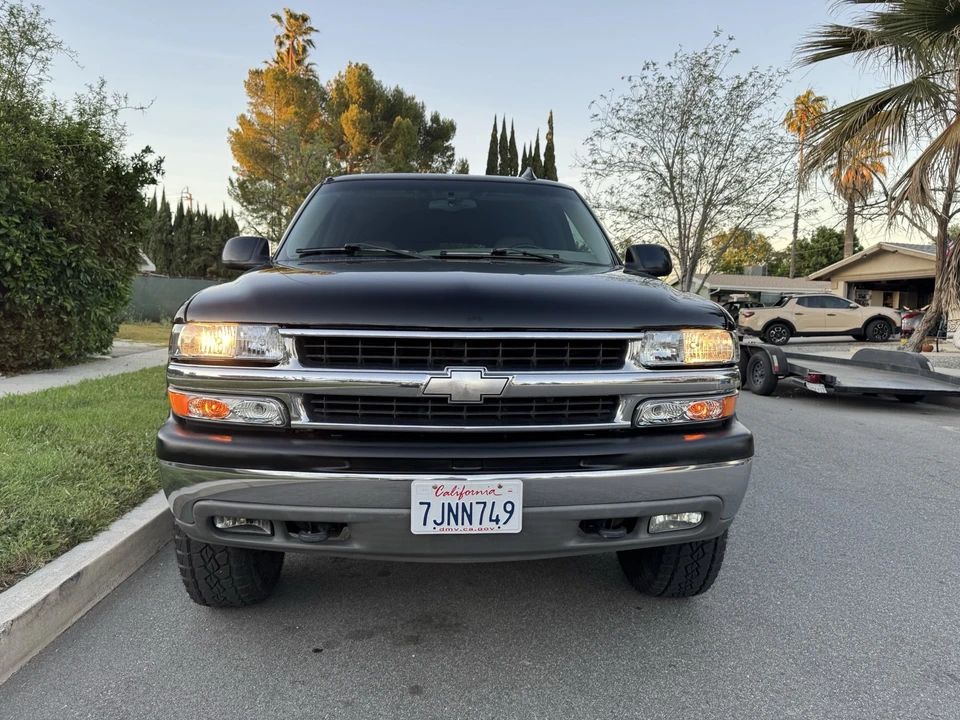 2002 Chevrolet Suburban 9th Gen - Image 10 of 21
