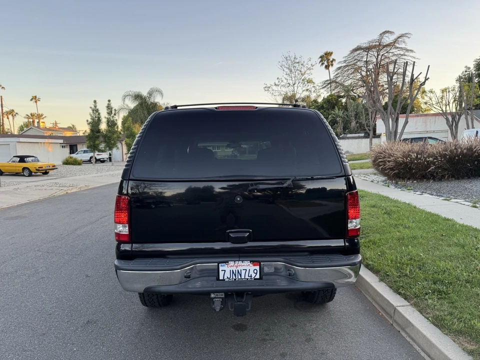 2002 Chevrolet Suburban 9th Gen - Image 15 of 21