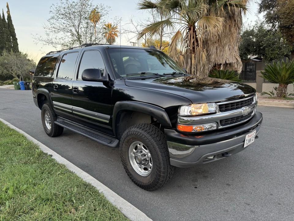 2002 Chevrolet Suburban 9th Gen - Image 9 of 21