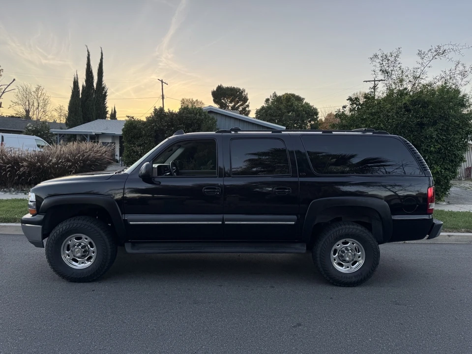 2002 Chevrolet Suburban 9th Gen - Image 13 of 21