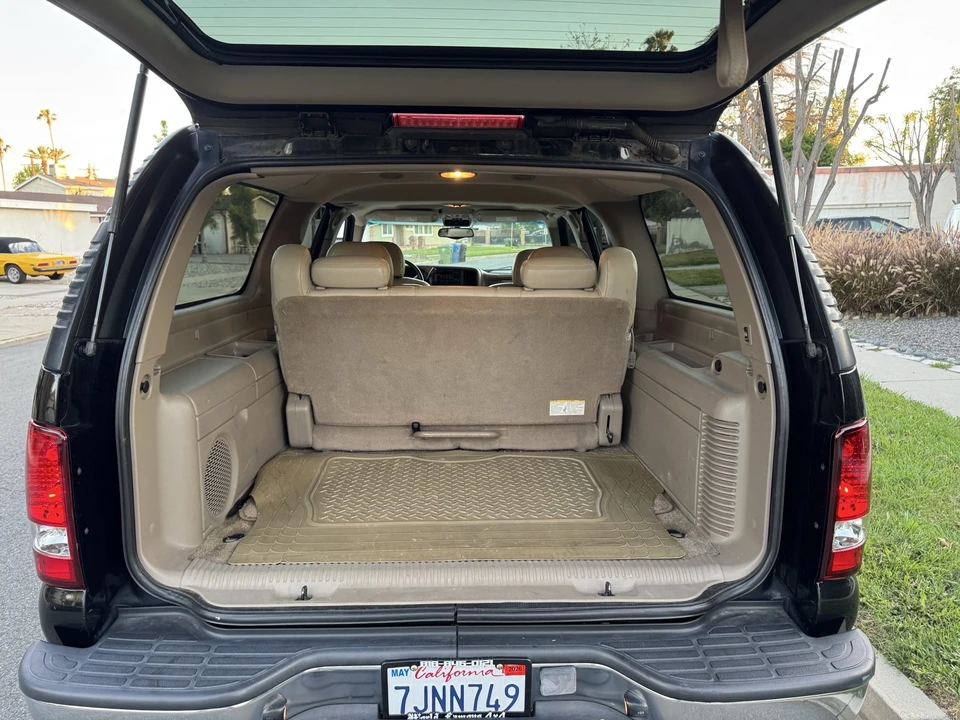 2002 Chevrolet Suburban 9th Gen - Image 18 of 21