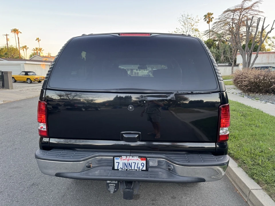 2002 Chevrolet Suburban 9th Gen - Image 6 of 21