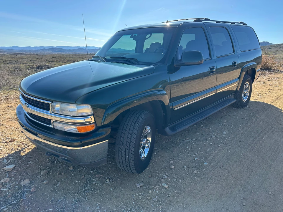 2002 Chevrolet Suburban 9th Gen - Image 9 of 31