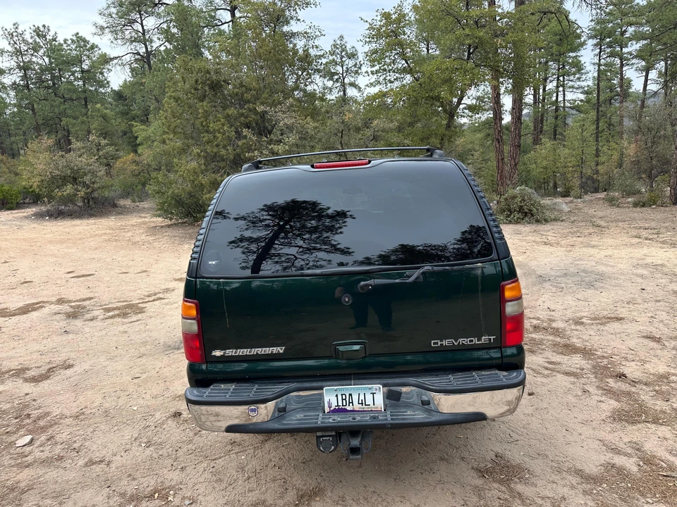 2002 Chevrolet Suburban 9th Gen - Image 10 of 31
