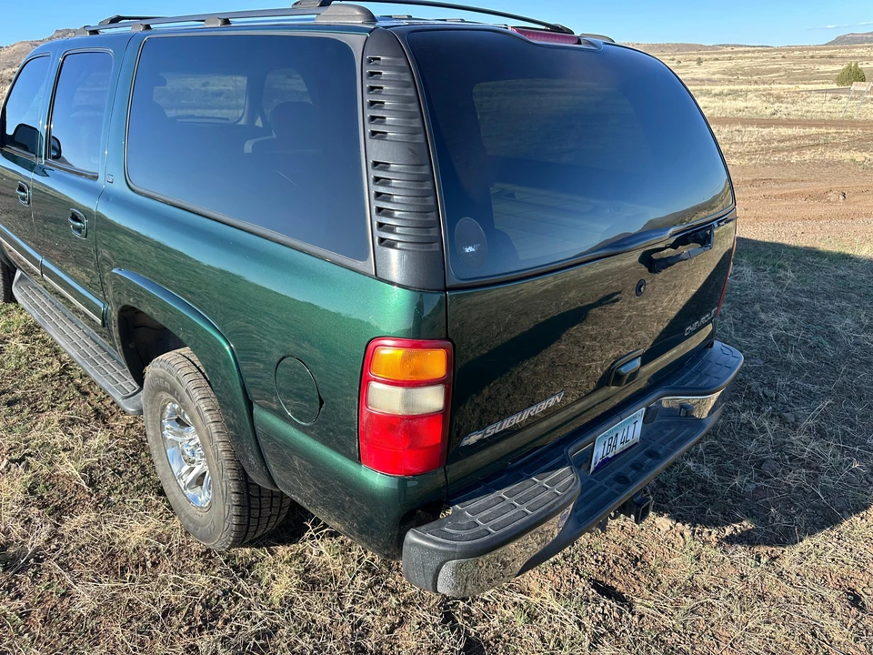 2002 Chevrolet Suburban 9th Gen - Image 31 of 31
