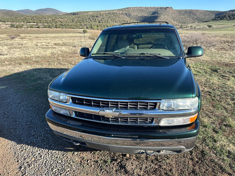 2002 Chevrolet Suburban 9th Gen - Image 8 of 31