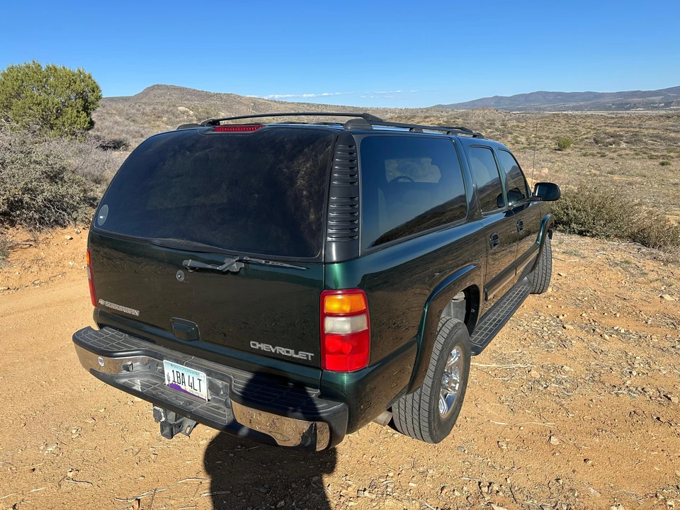 2002 Chevrolet Suburban 9th Gen - Image 12 of 31