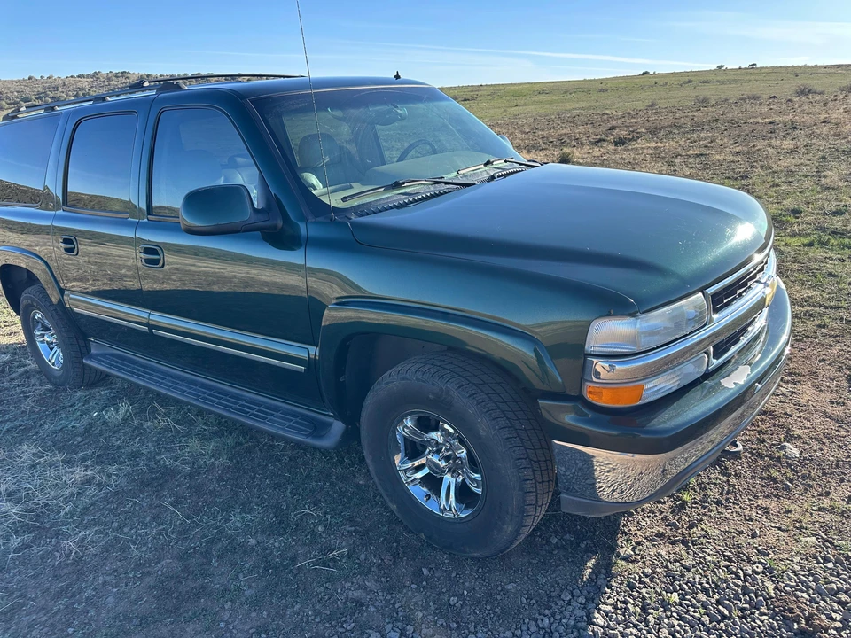 2002 Chevrolet Suburban 9th Gen - Image 15 of 31