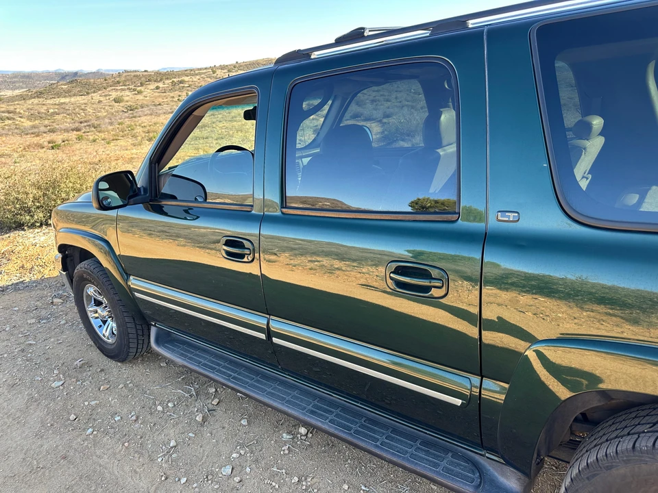 2002 Chevrolet Suburban 9th Gen - Image 30 of 31