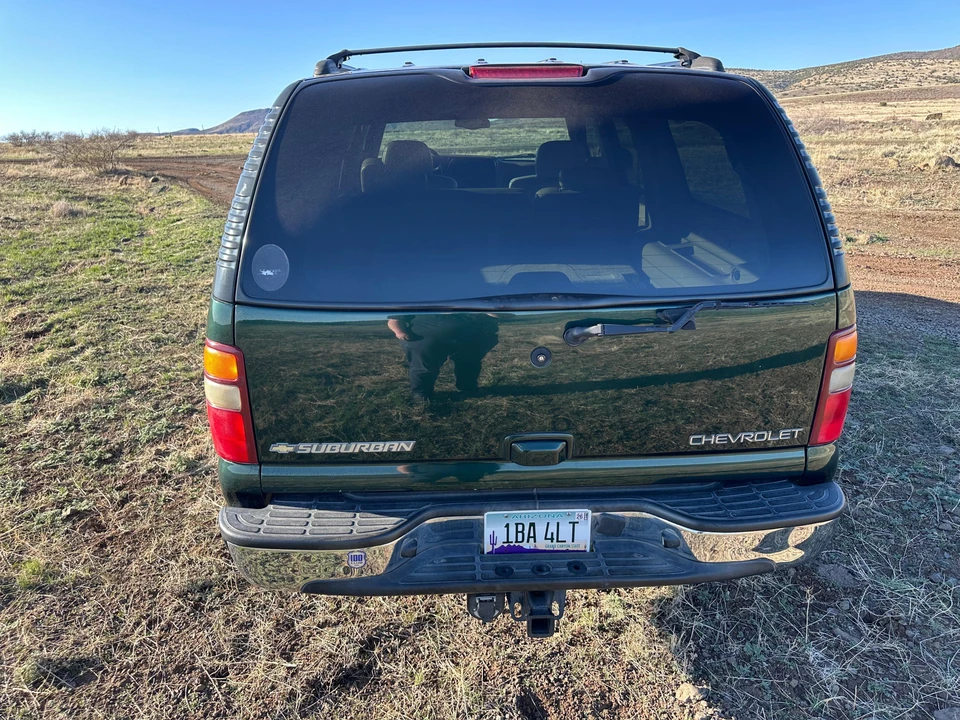 2002 Chevrolet Suburban 9th Gen - Image 11 of 31