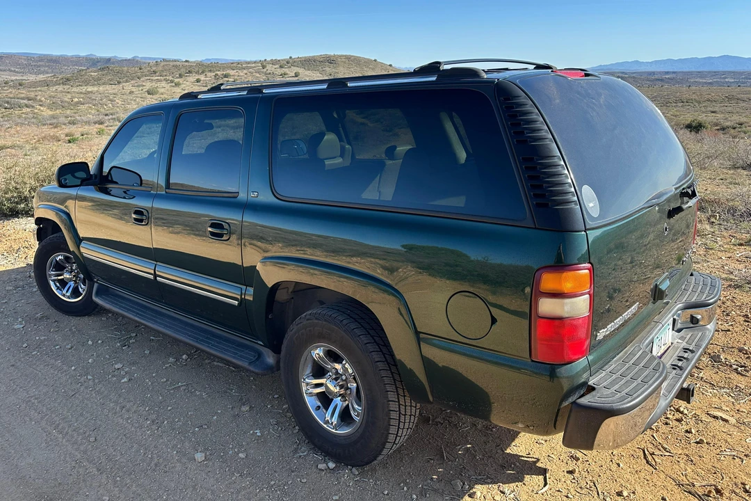 2002 Chevrolet Suburban 9th Gen - Image 4 of 31