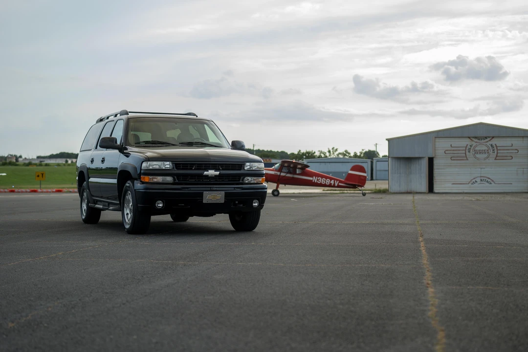 2002 Chevrolet Suburban 9th Gen - Image 17 of 31