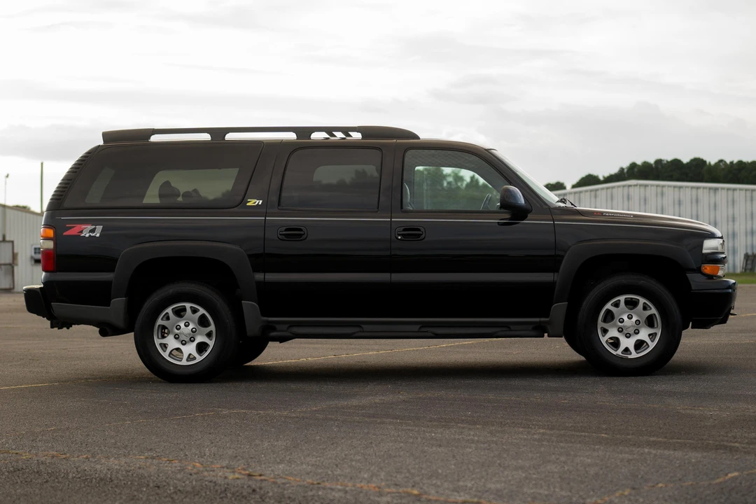 2002 Chevrolet Suburban 9th Gen - Image 3 of 31
