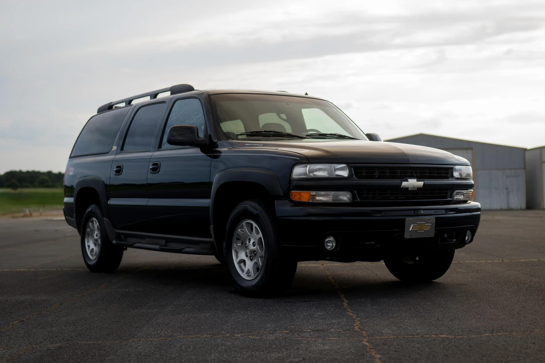 2002 Chevrolet Suburban 9th Gen - Image 15 of 31