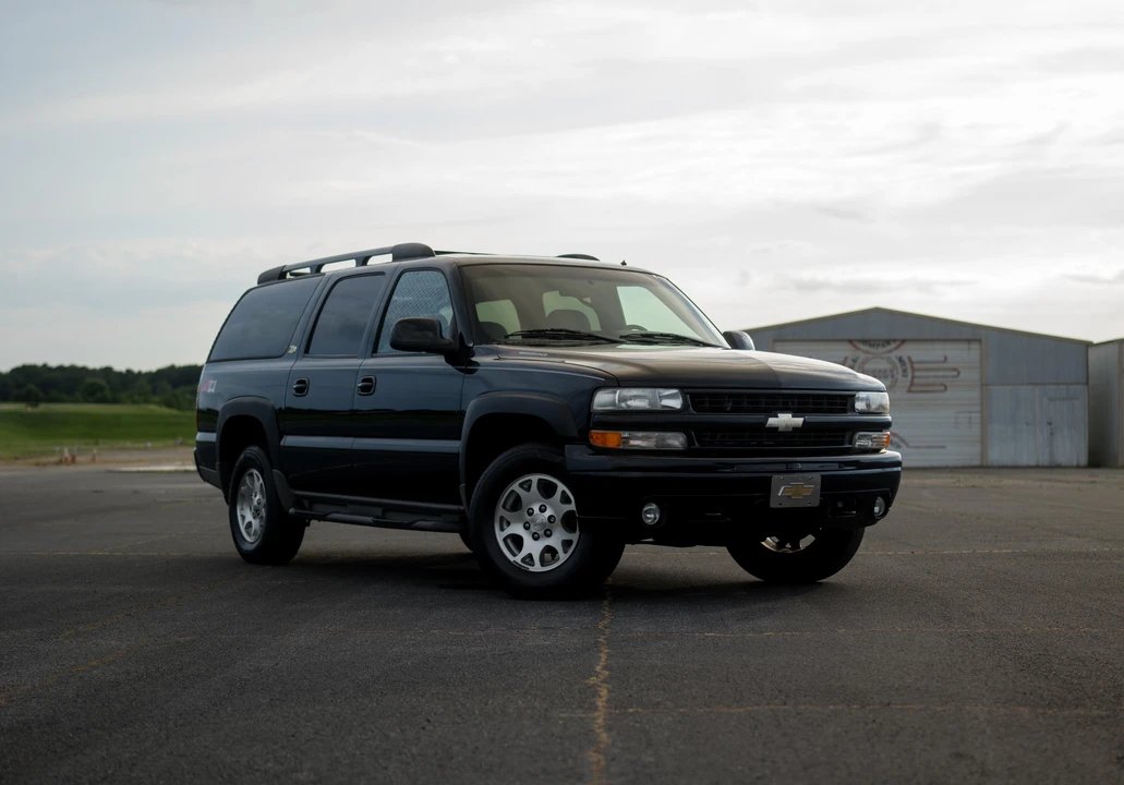 2002 Chevrolet Suburban 9th Gen - Image 13 of 31