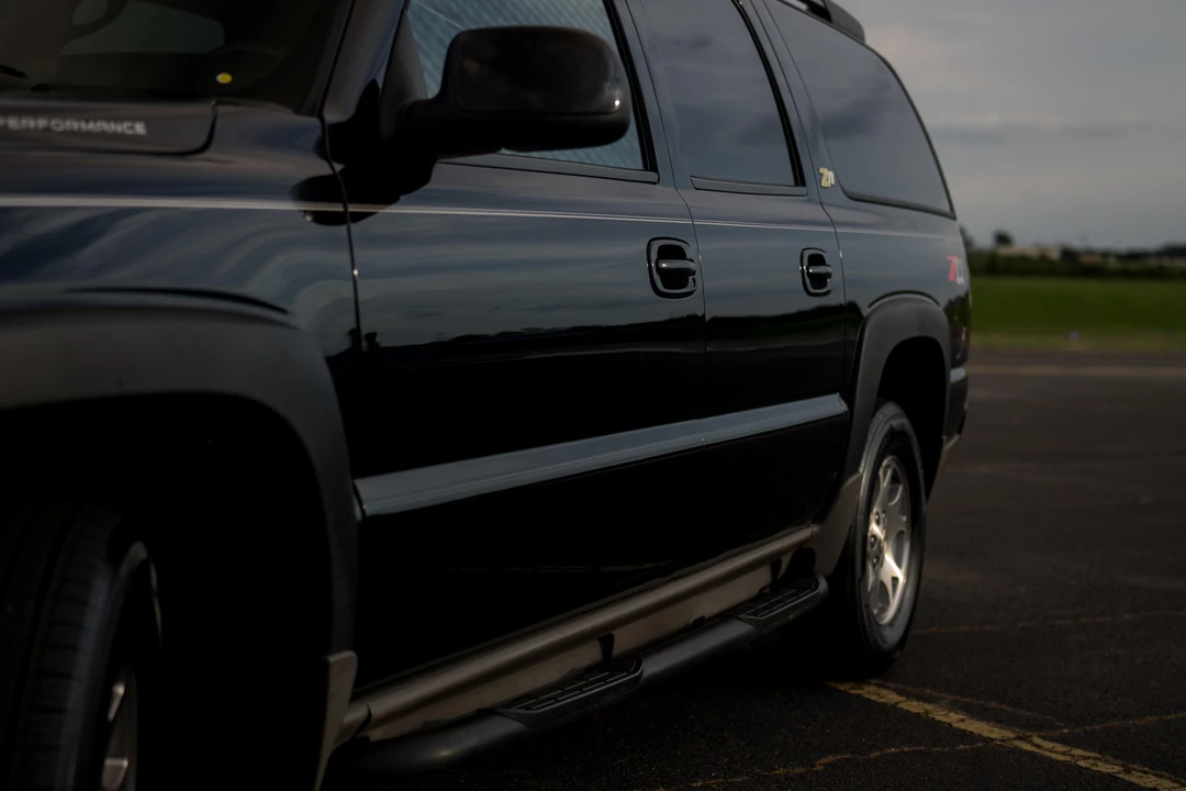 2002 Chevrolet Suburban 9th Gen - Image 27 of 31