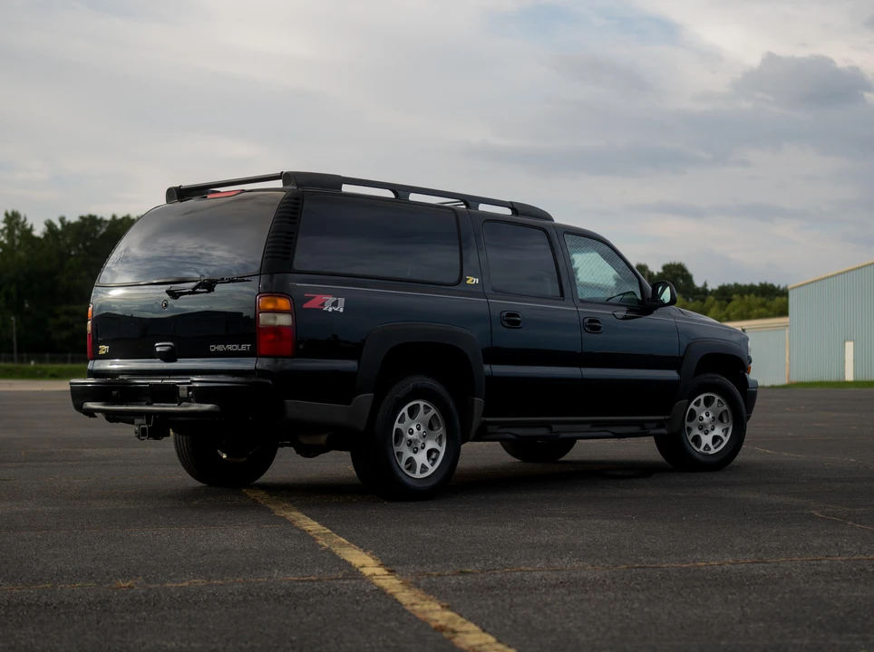 2002 Chevrolet Suburban 9th Gen - Image 10 of 31