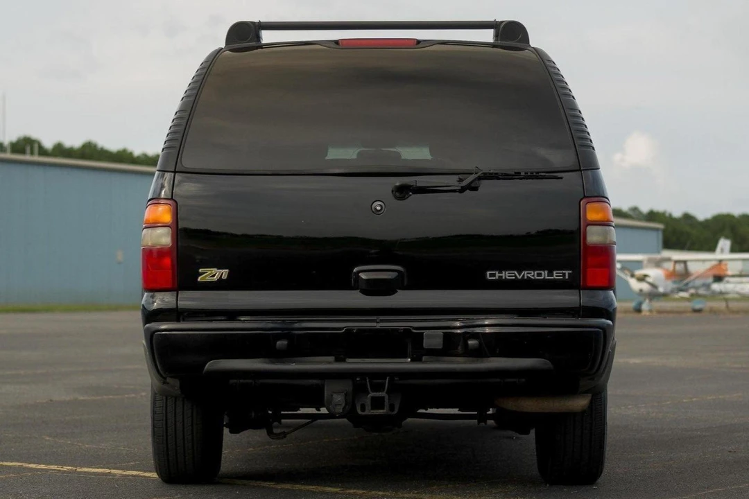 2002 Chevrolet Suburban 9th Gen - Image 5 of 31