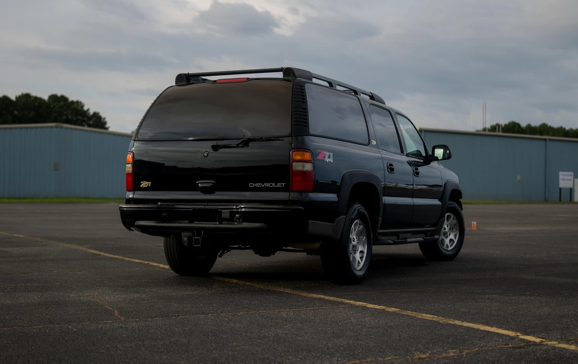 2002 Chevrolet Suburban 9th Gen - Image 9 of 31