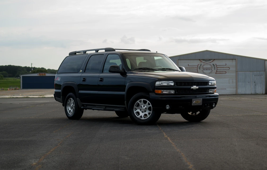 2002 Chevrolet Suburban 9th Gen - Image 14 of 31