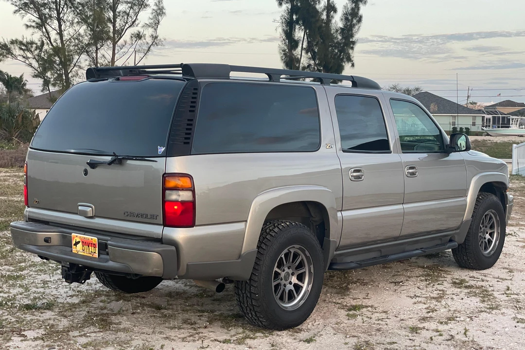 2002 Chevrolet Suburban 9th Gen - Image 4 of 31