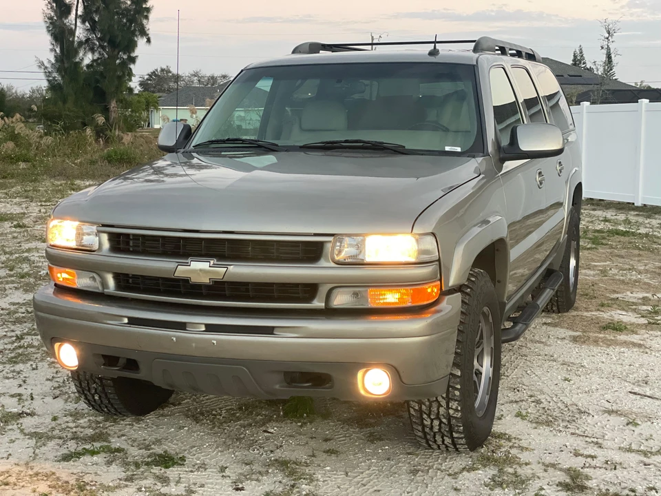 2002 Chevrolet Suburban 9th Gen - Image 12 of 31