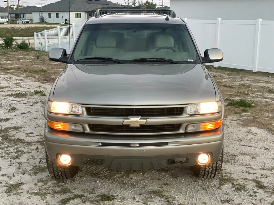 2002 Chevrolet Suburban 9th Gen - Image 8 of 31