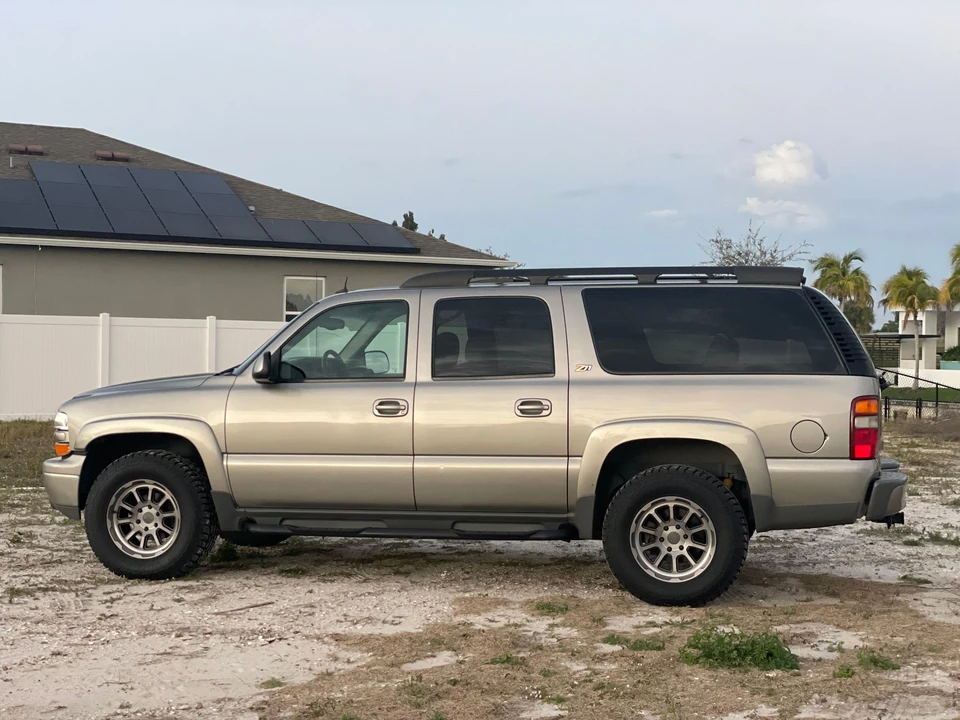 2002 Chevrolet Suburban 9th Gen - Image 27 of 31