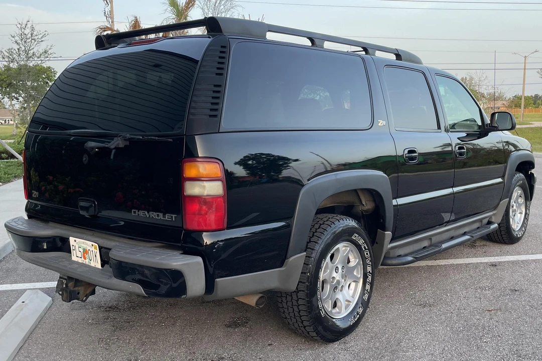 2002 Chevrolet Suburban 9th Gen - Image 4 of 31