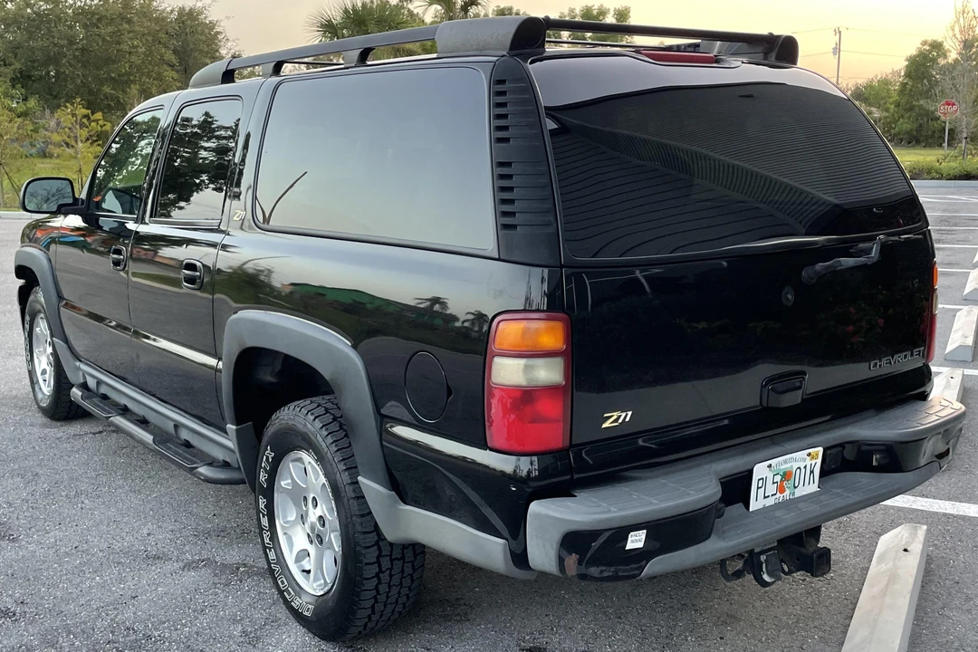 2002 Chevrolet Suburban 9th Gen - Image 5 of 31