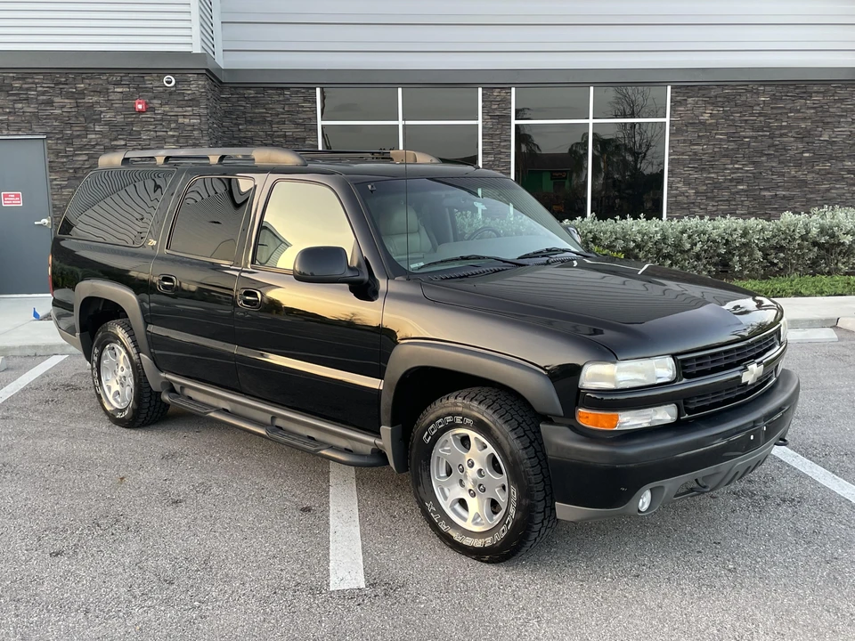 2002 Chevrolet Suburban 9th Gen - Image 24 of 31