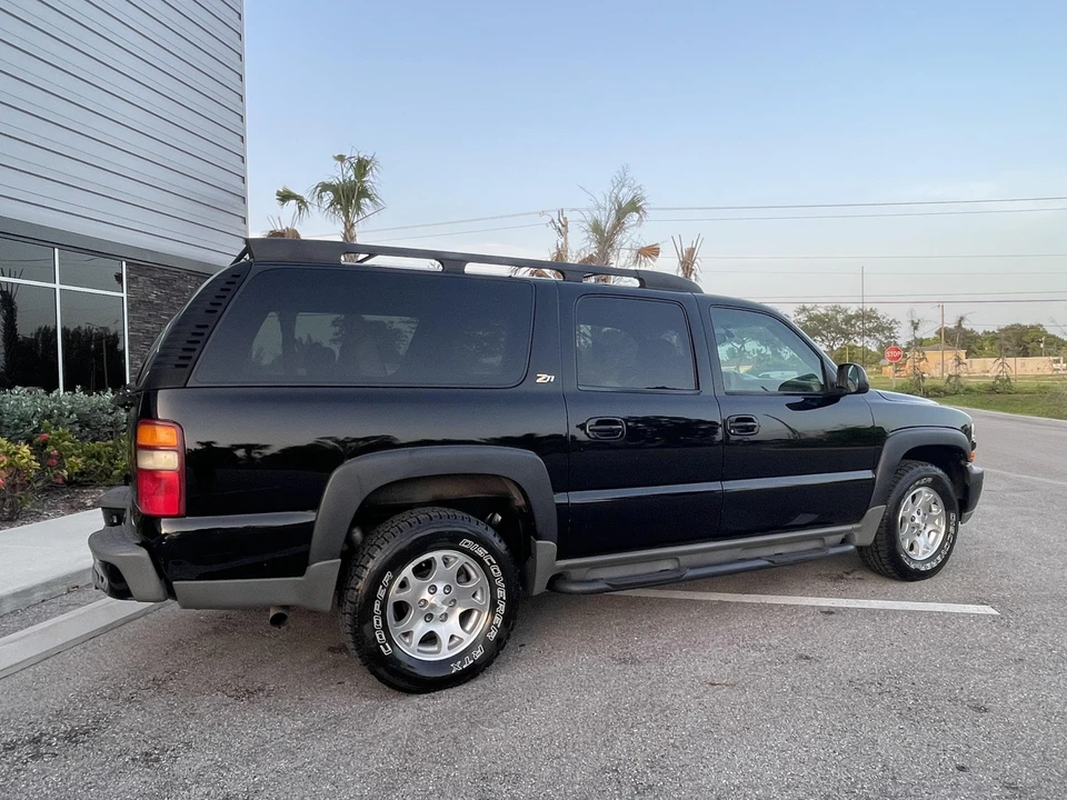 2002 Chevrolet Suburban 9th Gen - Image 20 of 31