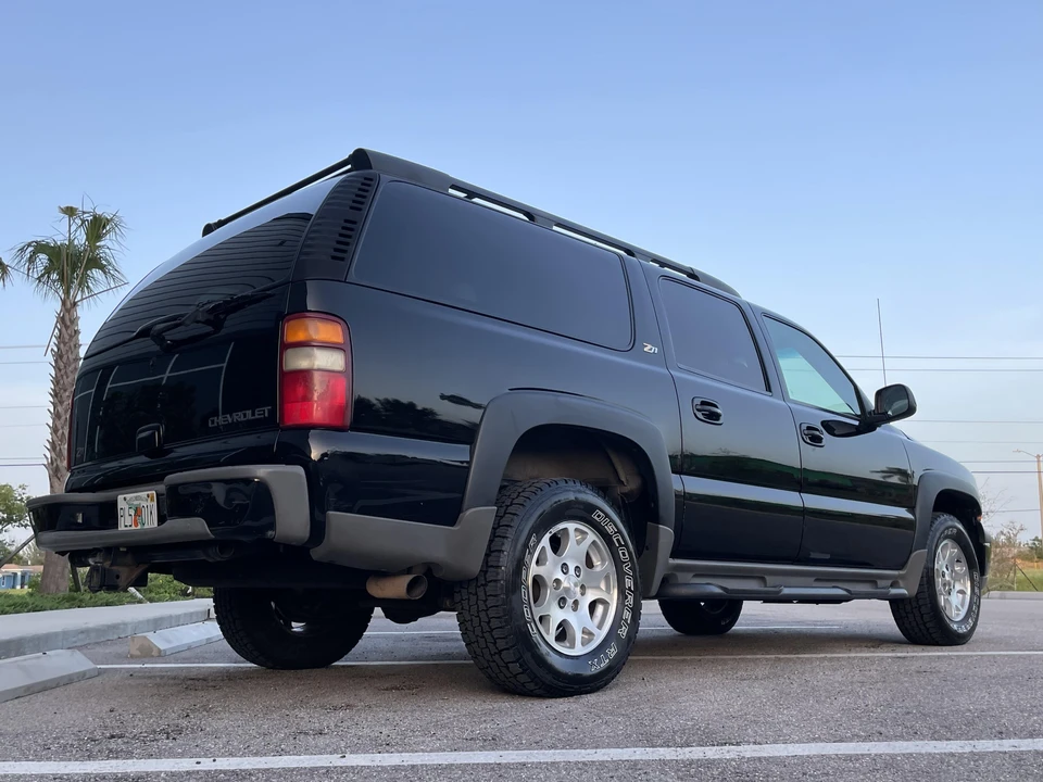 2002 Chevrolet Suburban 9th Gen - Image 18 of 31