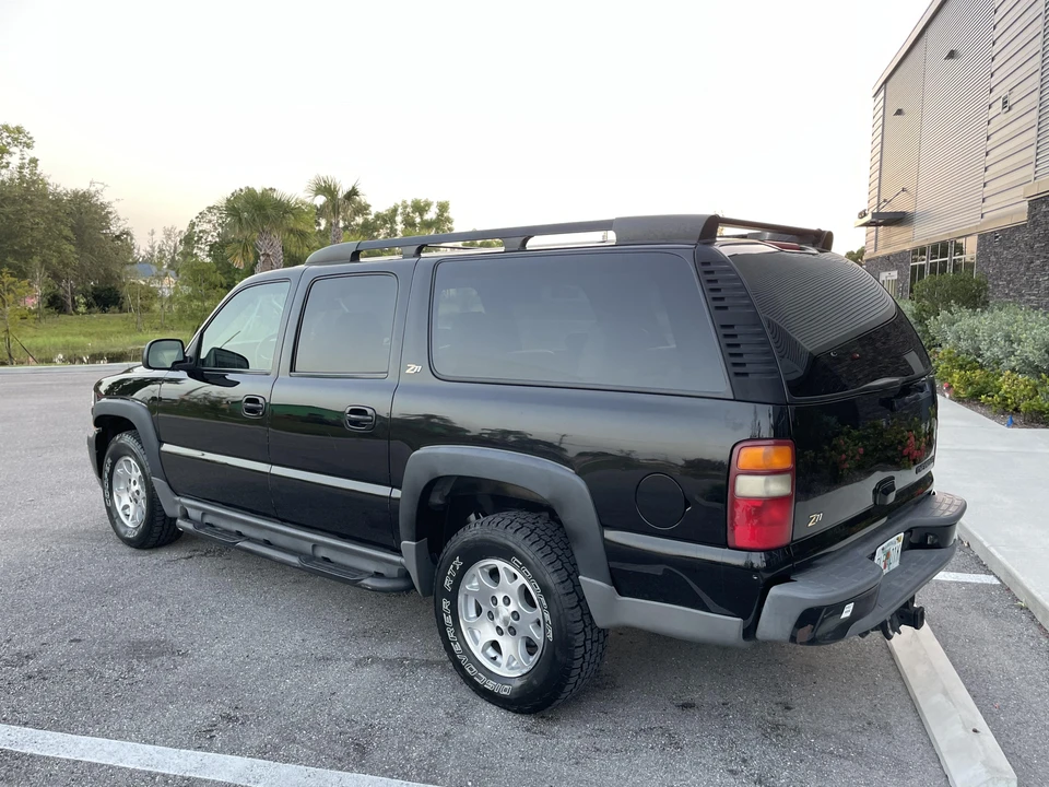2002 Chevrolet Suburban 9th Gen - Image 15 of 31