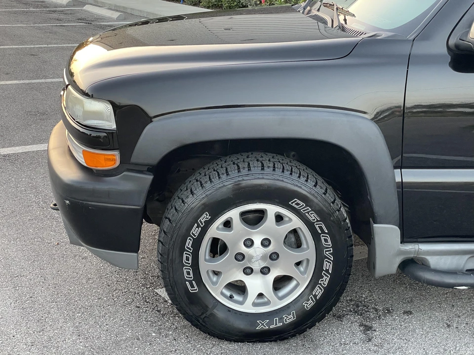 2002 Chevrolet Suburban 9th Gen - Image 29 of 31