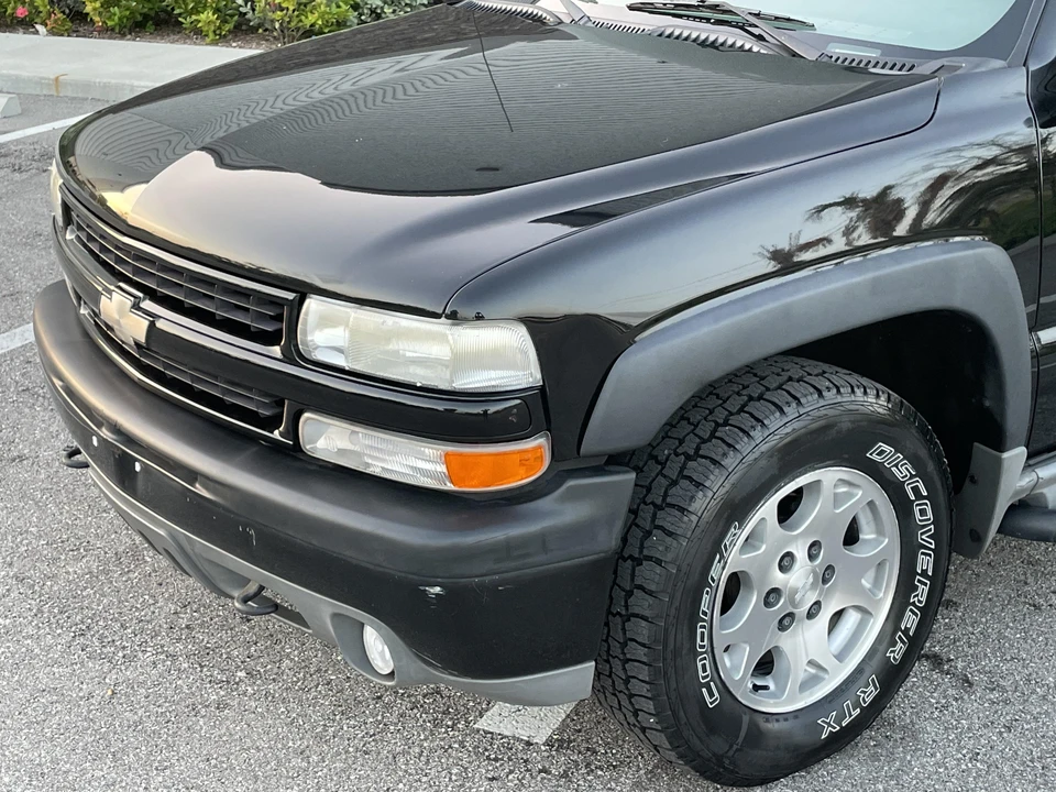 2002 Chevrolet Suburban 9th Gen - Image 28 of 31