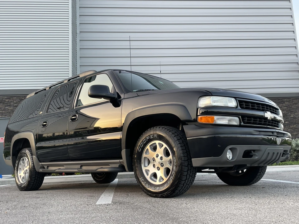 2002 Chevrolet Suburban 9th Gen - Image 23 of 31