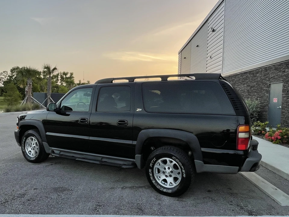 2002 Chevrolet Suburban 9th Gen - Image 12 of 31