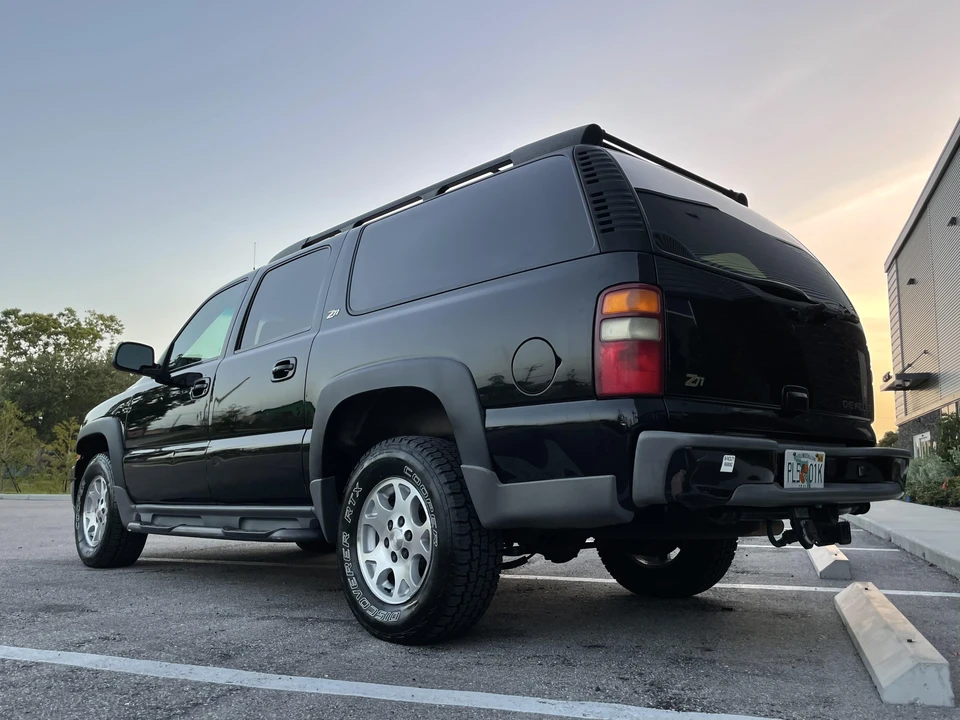 2002 Chevrolet Suburban 9th Gen - Image 17 of 31
