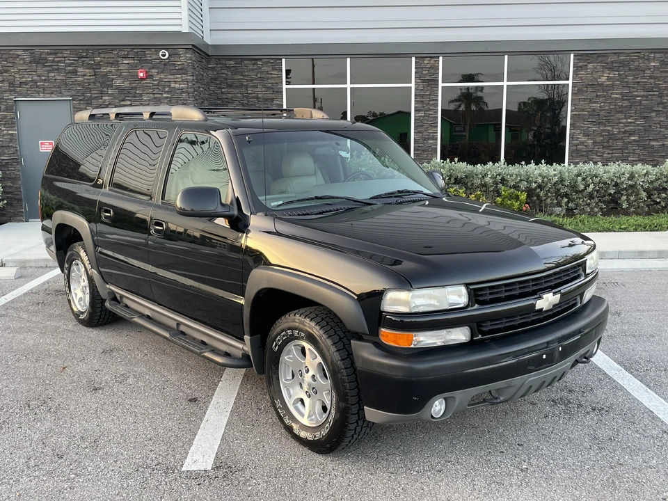 2002 Chevrolet Suburban 9th Gen - Image 25 of 31