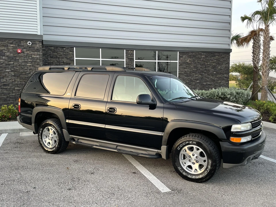 2002 Chevrolet Suburban 9th Gen - Image 21 of 31