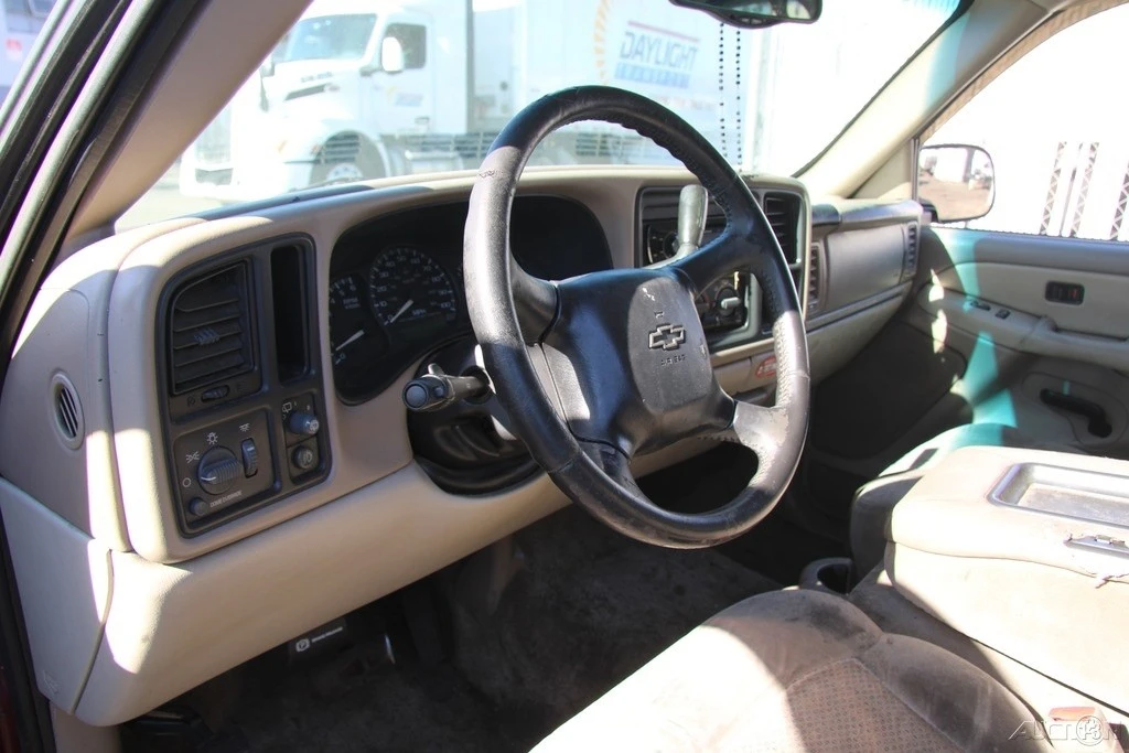 2002 Chevrolet Tahoe 2nd Gen - Image 13 of 21