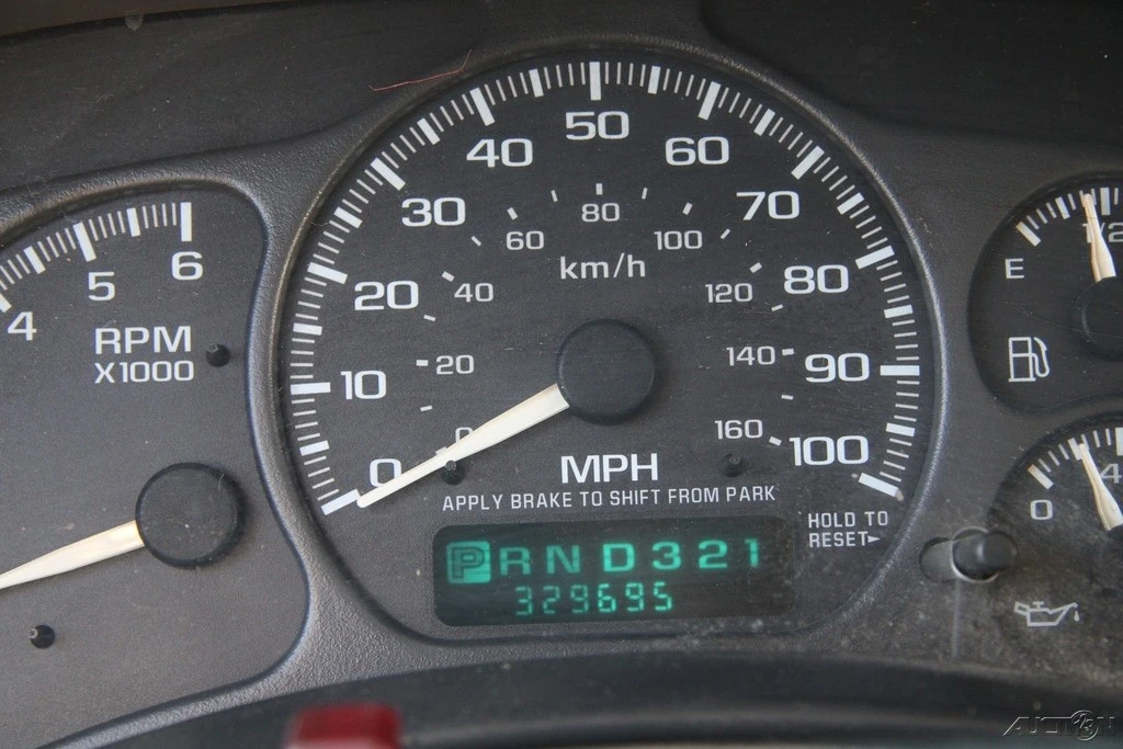 2002 Chevrolet Tahoe 2nd Gen - Image 14 of 21
