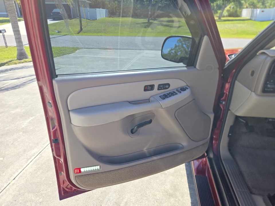 2002 Chevrolet Tahoe 2nd Gen - Image 12 of 21