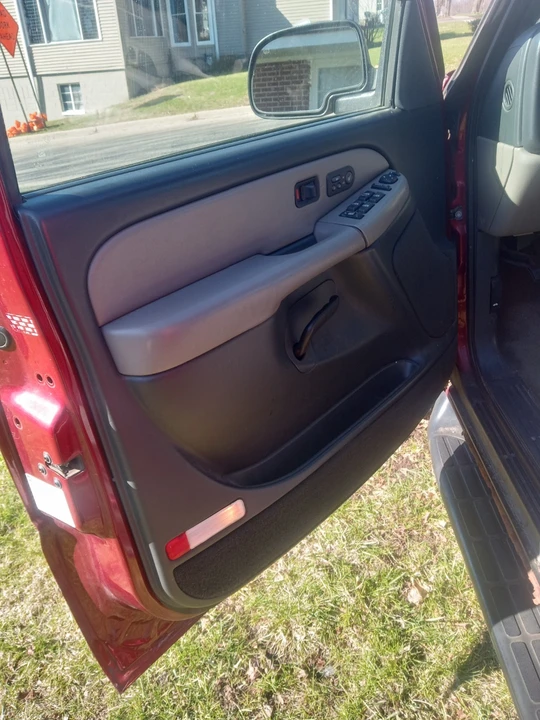 2002 Chevrolet Tahoe 2nd Gen - Image 12 of 15
