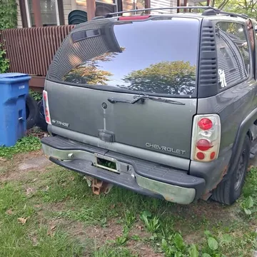 2002 Chevrolet Tahoe LS Sport Utility 4D