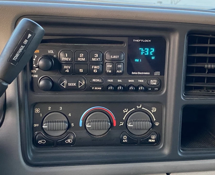 2002 Chevrolet Tahoe 2nd Gen - Image 18 of 23