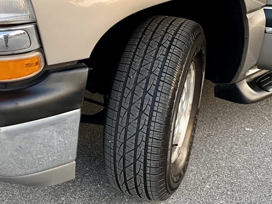 2002 Chevrolet Tahoe 2nd Gen - Image 12 of 23