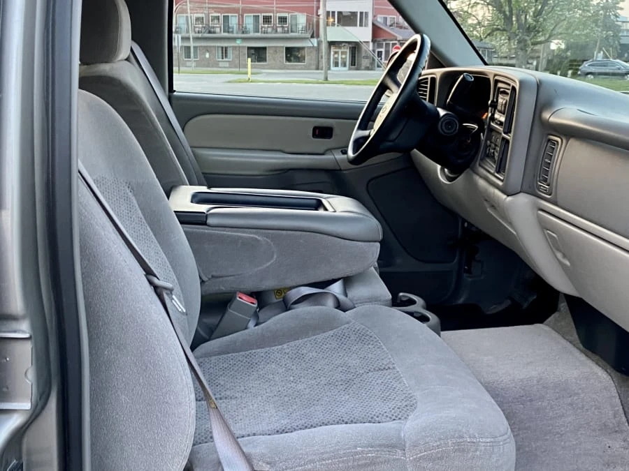 2002 Chevrolet Tahoe 2nd Gen - Image 19 of 23