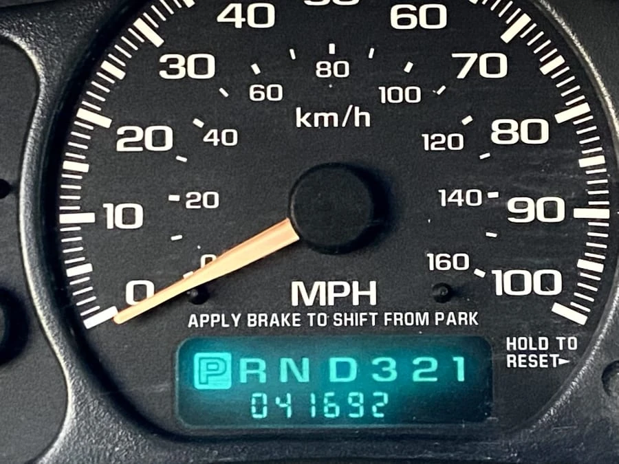 2002 Chevrolet Tahoe 2nd Gen - Image 13 of 23